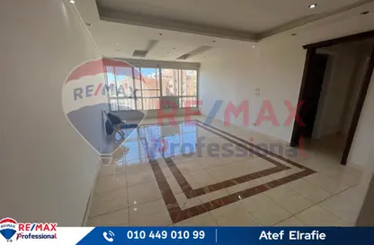 Apartment - 2 Bedrooms - 1 Bathroom for sale in Hatem Mosque St. - Smouha - Hay Sharq - Alexandria