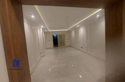 Apartment - 3 Bedrooms - 2 Bathrooms for sale in Al Khamayel city - Sheikh Zayed Compounds - Sheikh Zayed City - Giza