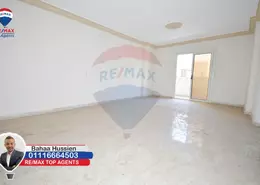 Apartment - 2 Bedrooms - 1 Bathroom for sale in Ahmed Basha Turk St. - Fleming - Hay Sharq - Alexandria