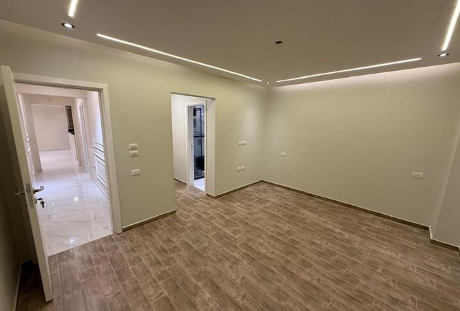 8087938 - Property Image 2