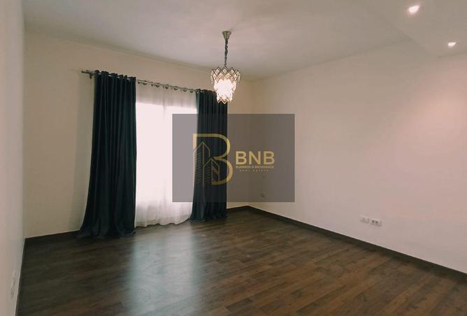 8043280 - Property Image 3