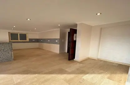 Apartment - 2 Bedrooms - 2 Bathrooms for sale in Village West - Sheikh Zayed Compounds - Sheikh Zayed City - Giza