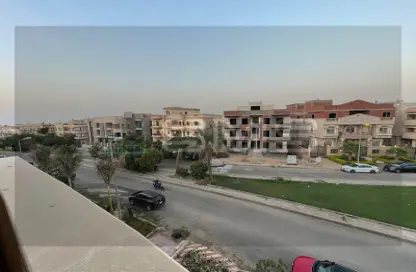 Apartment - 3 Bedrooms - 3 Bathrooms for sale in Doctor Yassin Abdel Ghaffar St. - Area C - Ganoob El Acadimia - New Cairo City - Cairo