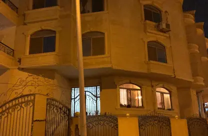 شقة - 3 غرف نوم - 2 حمامات للايجار في الحي العاشر - الشيخ زايد - الجيزة