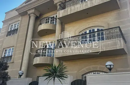 فيلا - 3 غرف نوم - 3 حمامات للبيع في ديستريكت 5 - كمبوندات التجمع الخامس - التجمع الخامس - مدينة القاهرة الجديدة - القاهرة