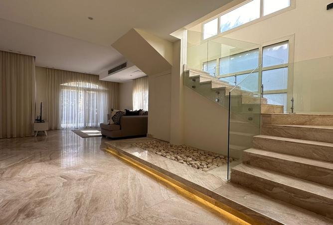 8273087 - Property Image 3