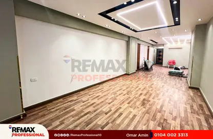 Apartment - 3 Bedrooms - 1 Bathroom for sale in Al Nasr St. - Smouha - Hay Sharq - Alexandria Apartment - 3 Bedrooms - 1 Bathroom for sale in Al Nasr St. - Smouha - Hay Sharq - Alexandria