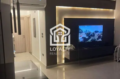 Apartment - 2 Bedrooms - 2 Bathrooms for sale in Mountain View iCity - 5th Settlement Compounds - The 5th Settlement - New Cairo City - Cairo