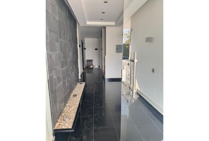 8122030 - Property Image 2