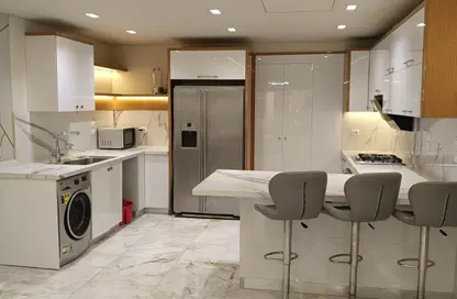 Apartment - 2 Bedrooms - 3 Bathrooms for rent in Lake View Residence - 5th Settlement Compounds - The 5th Settlement - New Cairo City - Cairo