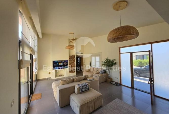 8030358 - Property Image 2
