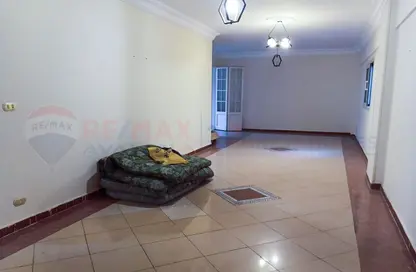 شقة - 2 غرف نوم - 1 حمام للبيع في سموحة - حي شرق - الاسكندرية