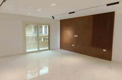Apartment - 3 Bedrooms - 3 Bathrooms for sale in Al Esraa St. - Mohandessin - Giza