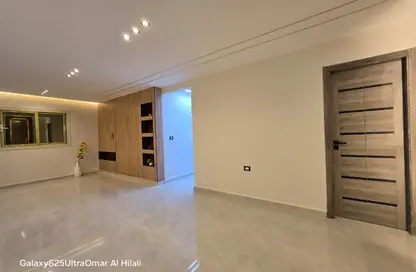 شقة - 3 غرف نوم - 2 حمامات للبيع في البوابة الرابعة - مينا - حدائق الاهرام - الجيزة