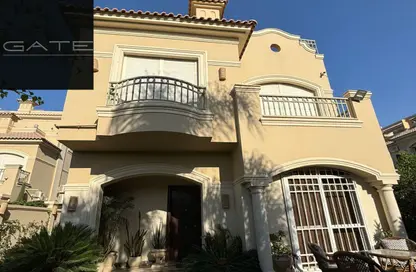 فيلا - 4 غرف نوم - 5 حمامات للبيع في الباتيو - الطريق الدائري - مدينة 6 أكتوبر - الجيزة