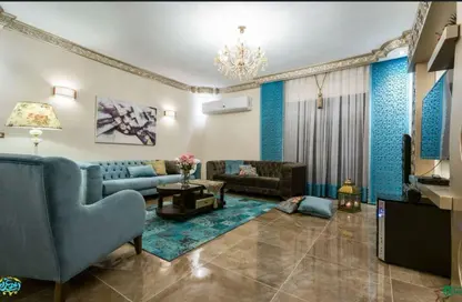 Apartment - 3 Bedrooms - 2 Bathrooms for sale in Ganoob El Acadimia - New Cairo City - Cairo