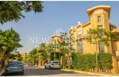 فيلا - 4 غرف نوم - 4 حمامات للبيع في ريفير وواك - المستثمرين الشمالية - مدينة القاهرة الجديدة - القاهرة