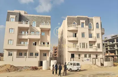 Apartment - 4 Bedrooms - 3 Bathrooms for sale in Bait Alwatan - The 5th Settlement - New Cairo City - Cairo