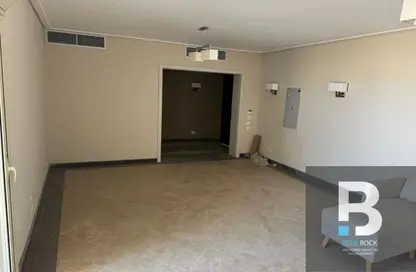 Apartment - 2 Bedrooms - 2 Bathrooms for sale in New Giza - Cairo Alexandria Desert Road - 6 October City - Giza