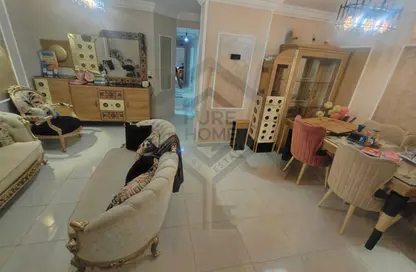 Apartment - 3 Bedrooms - 1 Bathroom for sale in Al Gammal St. - Cleopatra - Hay Sharq - Alexandria