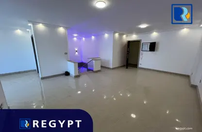 Office Space - Studio - 3 Bathrooms for rent in Zahraa Al Maadi St. - Degla - Hay El Maadi - Cairo