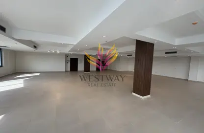 Office Space - Studio - 5 Bathrooms for rent in Arkan Plaza - 26th of July Corridor - Sheikh Zayed City - Giza