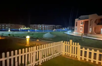 شاليه - 3 غرف نوم - 3 حمامات للبيع في بيراميدز - بورتو السخنة - العين السخنة - السويس