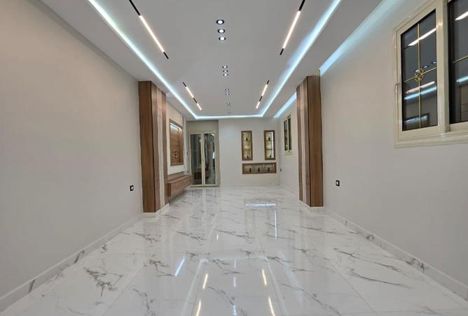 8221604 - Property Image 3