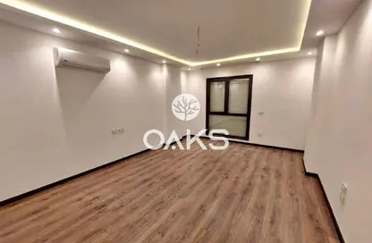 Apartment - 3 Bedrooms - 3 Bathrooms for sale in Stei8ht - The 1st Settlement - New Cairo City - Cairo