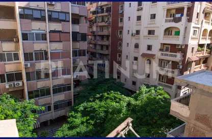 شقة - 2 غرف نوم - 1 حمام للبيع في شارع شعراوي - لوران - حي شرق - الاسكندرية