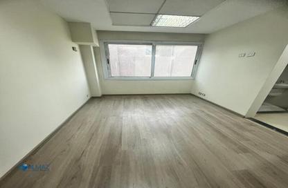 Clinic - Studio - 1 Bathroom for sale in Doctor Ahmed Okasha St. - El Banafseg 6 - El Banafseg - New Cairo City - Cairo