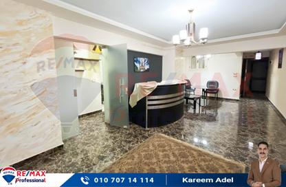 Apartment - 4 Bedrooms - 2 Bathrooms for sale in Mohamed Basha Saeed St. - Janaklees - Hay Sharq - Alexandria