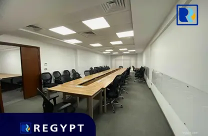 طابق كامل - استوديو - 8 حمامات للايجار في شارع كورنيش النيل - المعادي - حي المعادي - القاهرة