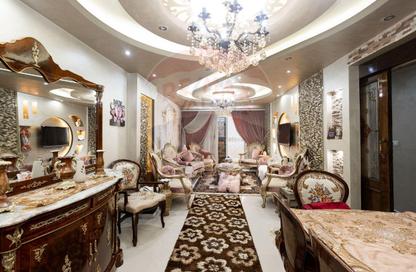 شقة - 3 غرف نوم - 1 حمام للبيع في محرم بك - حي وسط - الاسكندرية