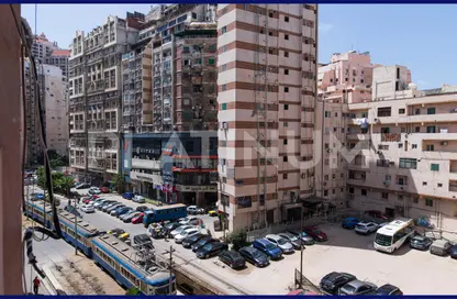 شقة - 4 غرف نوم - 2 حمامات للبيع في شارع عبد الخالق ثروت - لوران - حي شرق - الاسكندرية