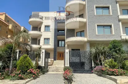 Villa - 7+ Bedrooms - 7+ Bathrooms for sale in Shorouk City - Cairo