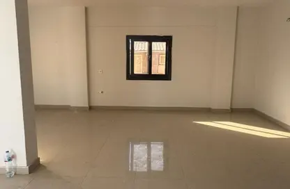 شقة - 3 غرف نوم - 2 حمامات للايجار في عمارات النرجس - النرجس - مدينة القاهرة الجديدة - القاهرة