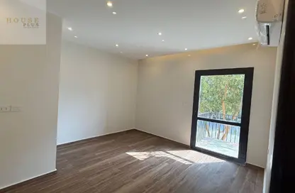 شقة - 3 غرف نوم - 3 حمامات للايجار في ذا كورت ياردز - كمبوندات الشيخ زايد - الشيخ زايد - الجيزة