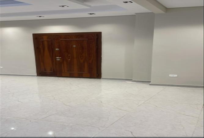 8013373 - Property Image 2