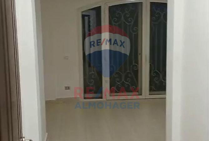 8212342 - Property Image 2