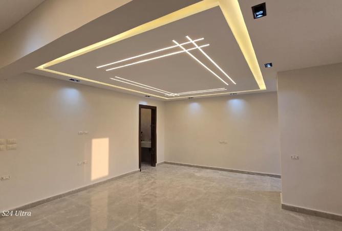 8215392 - Property Main Image