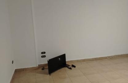 Apartment - 3 Bedrooms - 2 Bathrooms for rent in Riad Shams St. - 8th Zone - Nasr City - Cairo