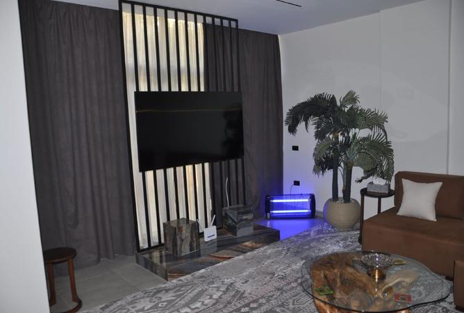 8069003 - Property Image 3