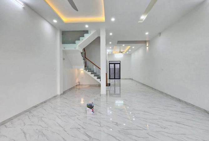 8103863 - Property Image 2