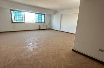 شقة - 2 غرف نوم - 2 حمامات للبيع في شارع شهاب - المهندسين - الجيزة