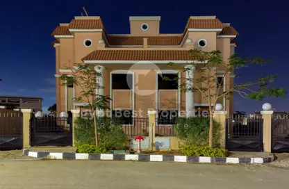 منزل مزدوج - 4 غرف نوم - 4 حمامات للبيع في كليوباترا بالاس - الحي الخامس - مدينة الشروق - القاهرة