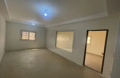 Apartment - 4 Bedrooms - 3 Bathrooms for rent in Doctor Yassin Abdel Ghaffar St. - Area C - Ganoob El Acadimia - New Cairo City - Cairo