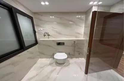 شقة - 3 غرف نوم - 3 حمامات للبيع في 6 ويست - بيفرلي هيلز - كمبوندات الشيخ زايد - الشيخ زايد - الجيزة