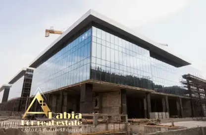 بناية كاملة - استوديو - 8 حمامات للبيع في جولدن جيت - شارع التسعين الجنوبي - التجمع الخامس - مدينة القاهرة الجديدة - القاهرة