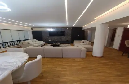 Apartment - 3 Bedrooms - 2 Bathrooms for sale in Sarayat Al Maadi - Hay El Maadi - Cairo